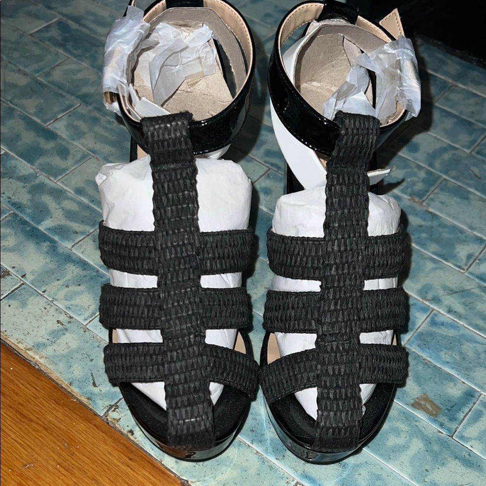 Lauren Ralph Lauren Black Heels with Elegant Design